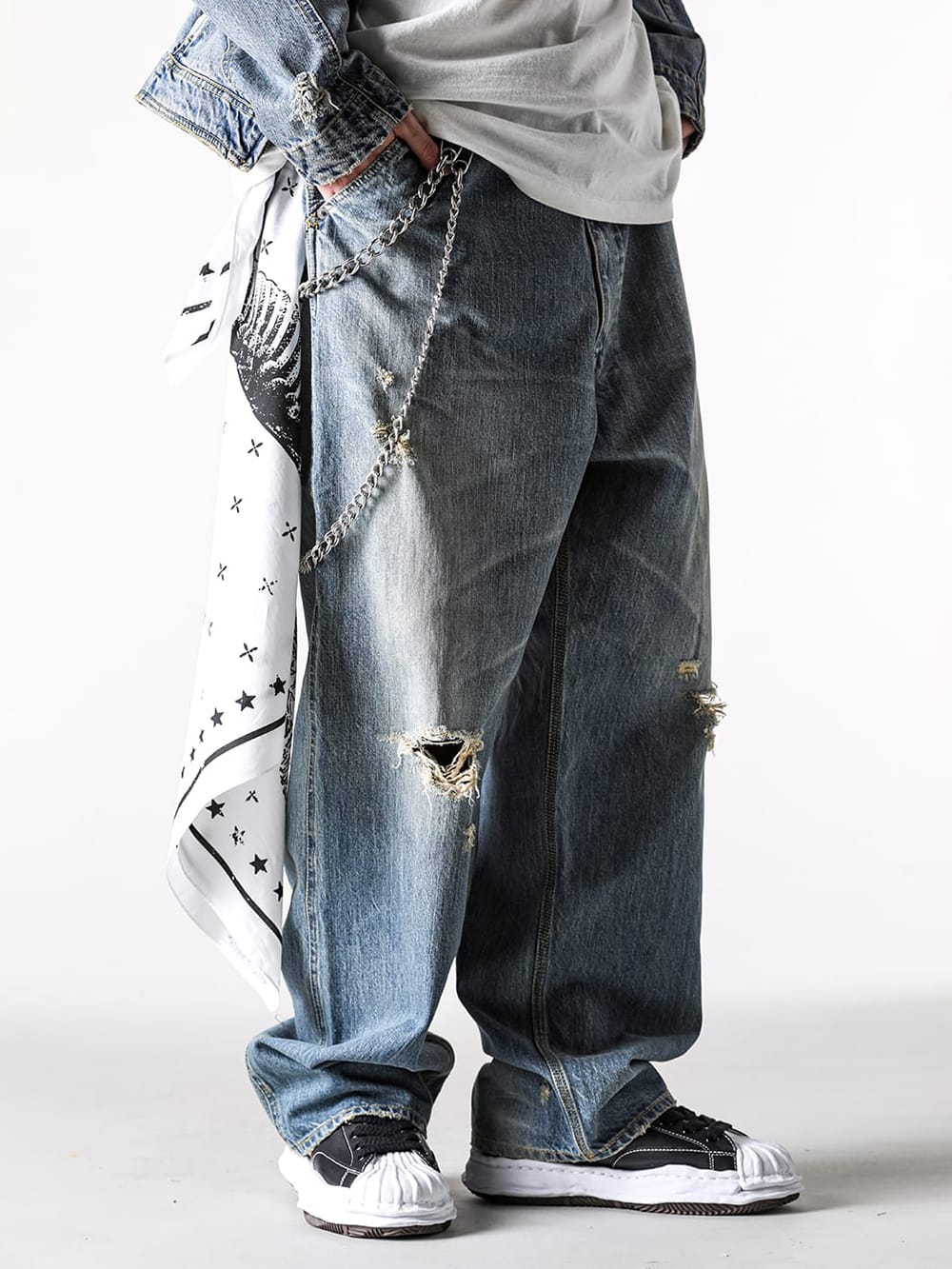 KAMIYA wallet chains - Bold Americana Style with a Bandana and Wallet Chain 8-001