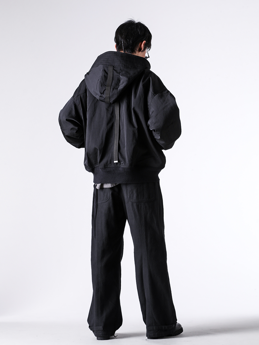 The Viridi-anne - 25AW - コーディネート全体の写真一覧 - VI-3892-06 Nylon/Wool Twill Hooded Jacket - VI-3915-02 Down Proof Product Dyed Hooded Shirt - RG1022TVA TVA x RIGARDS RG1022TVA Clip On Sunglasses - VI-3908-04 Brushed Cotton Twill Baggy Pants - 792VX Norvegian welted Derby Shoes Vibram Sole 3-004