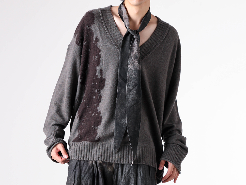 ZIGGY CHEN(ジギーチェン) - 25-26AW - カーディガン・セーター - Intarsia V-Neck Sweater （Grey） - 0M2532010 3-003