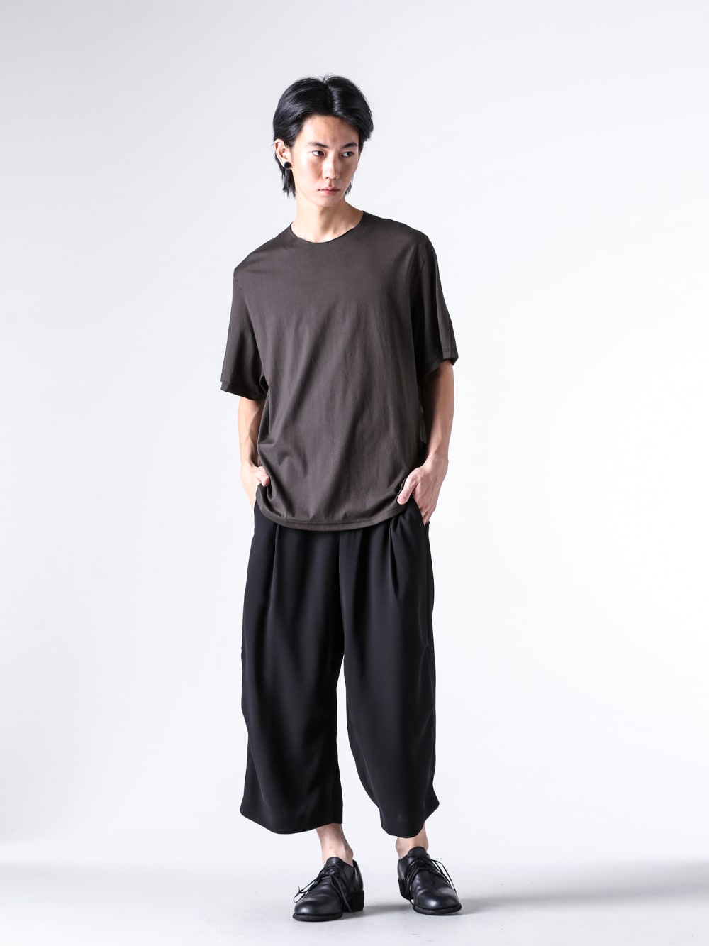 アイテム紹介] DEVOA 25-26AW 美と機能が宿る2本の新作パンツ