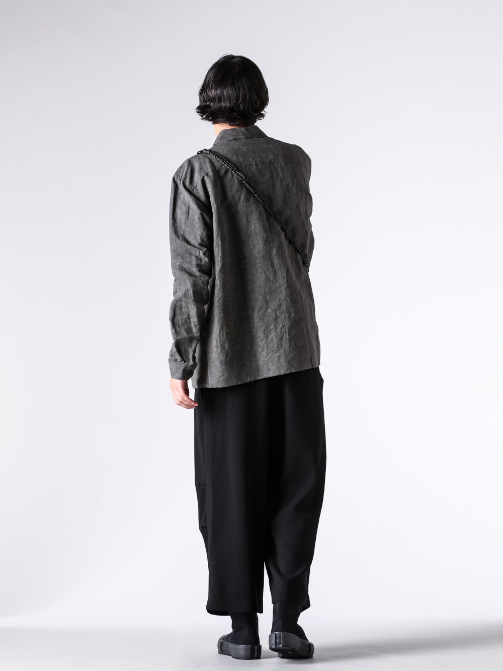 アイテム紹介] DEVOA 25-26AW 美と機能が宿る2本の新作パンツ -FASCINATE