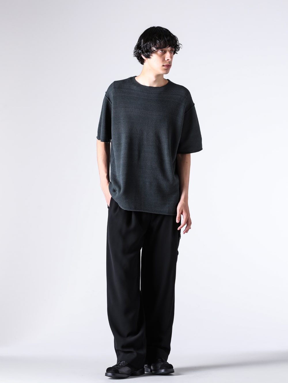 アイテム紹介] DEVOA 25-26AW 美と機能が宿る2本の新作パンツ -FASCINATE