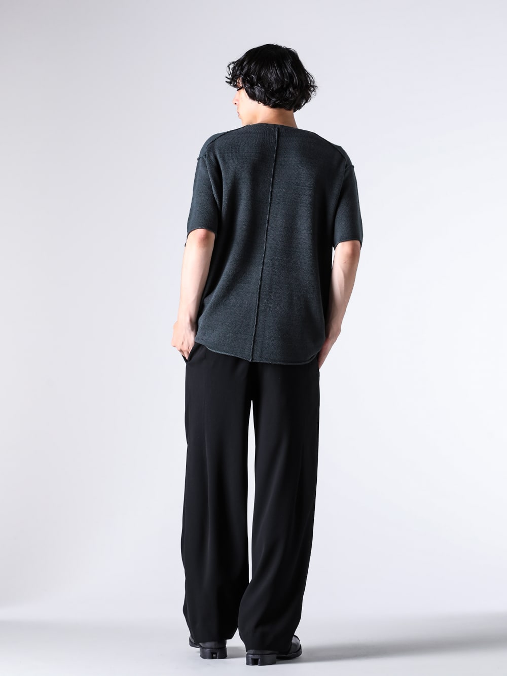 アイテム紹介] DEVOA 25-26AW 美と機能が宿る2本の新作パンツ -FASCINATE