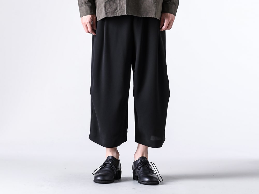 アイテム紹介] DEVOA 25-26AW 美と機能が宿る2本の新作パンツ -FASCINATE