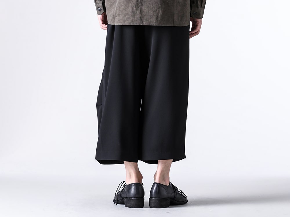 アイテム紹介] DEVOA 25-26AW 美と機能が宿る2本の新作パンツ -FASCINATE