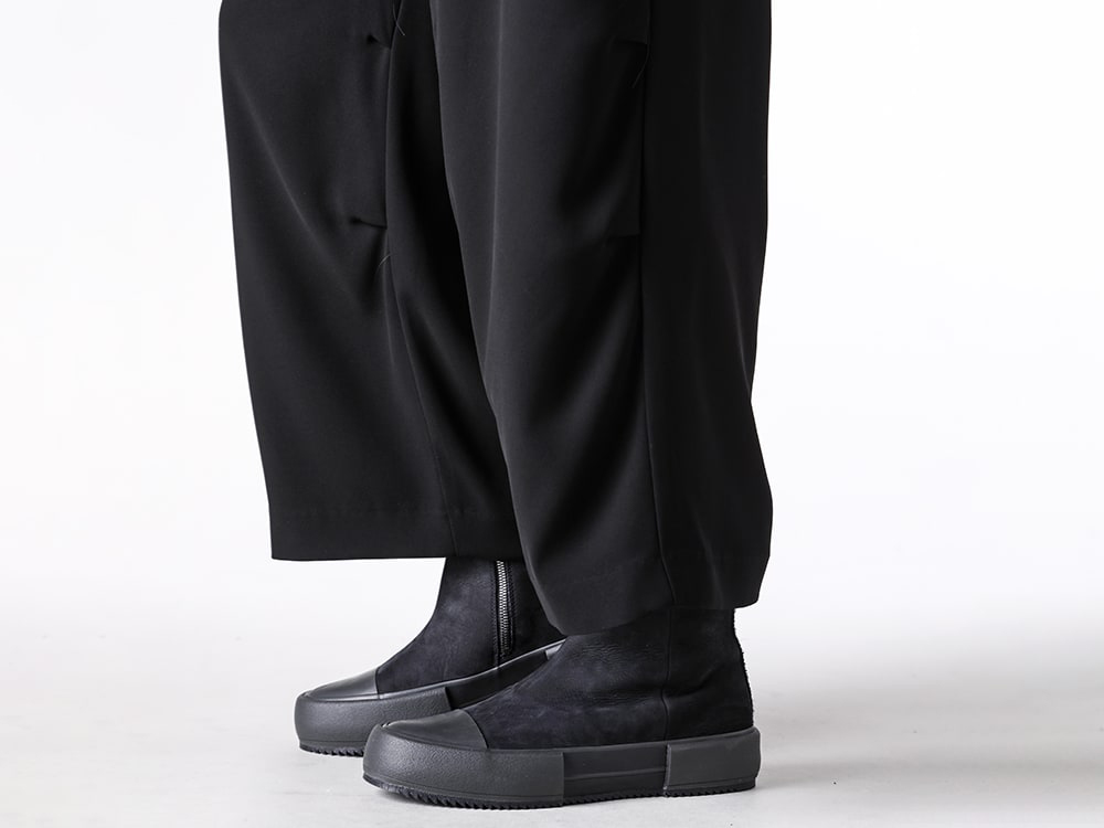 アイテム紹介] DEVOA 25-26AW 美と機能が宿る2本の新作パンツ -FASCINATE
