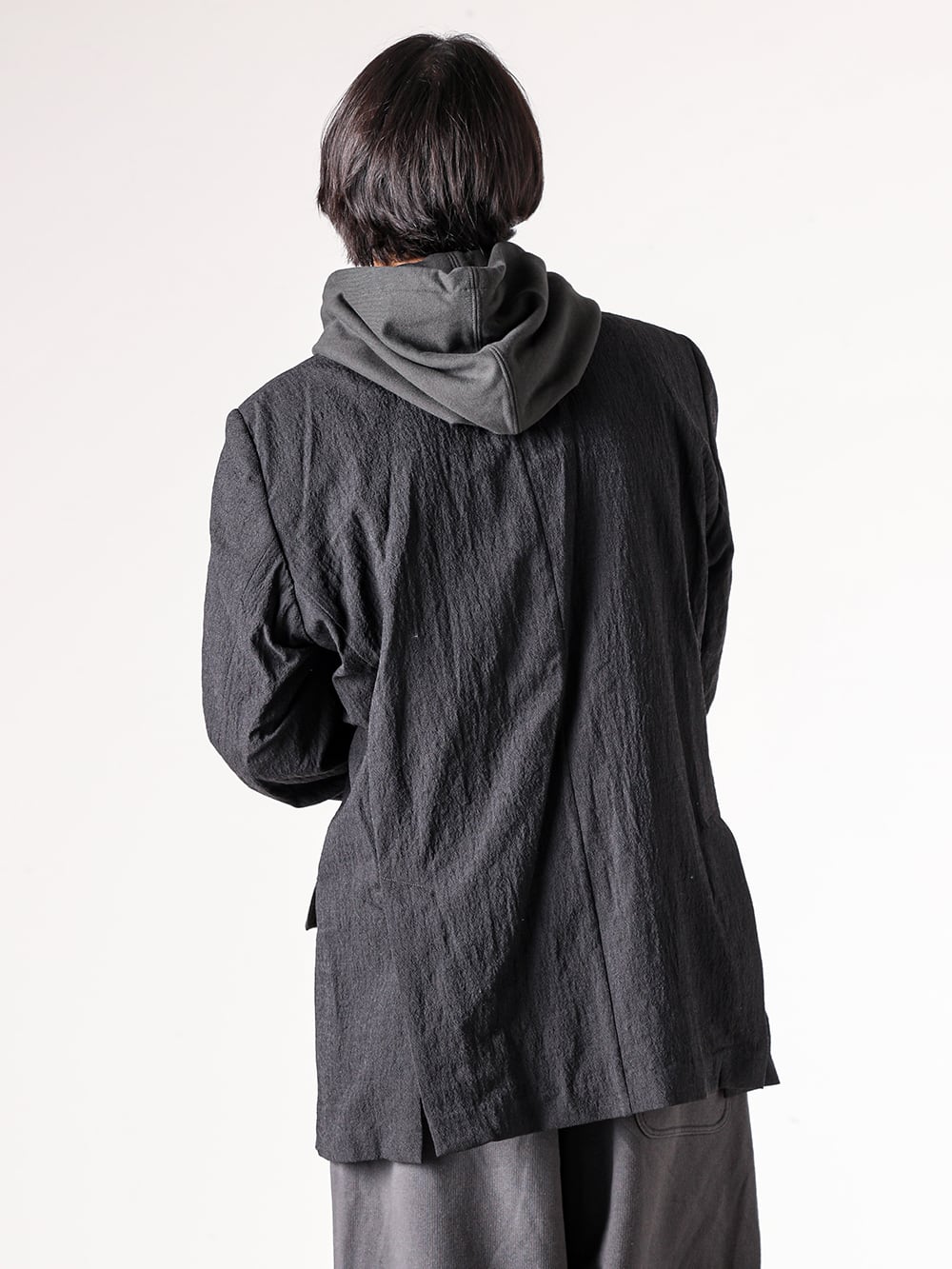 Maison MIHARA YASUHIRO - 25AW スタイリング - 3つのアイテムをレイヤードさせたジャケット - J15JK131 - Triple Layered Blazer - J15LT751 - Embellished Distressed Long Sleeves Tee 1-002