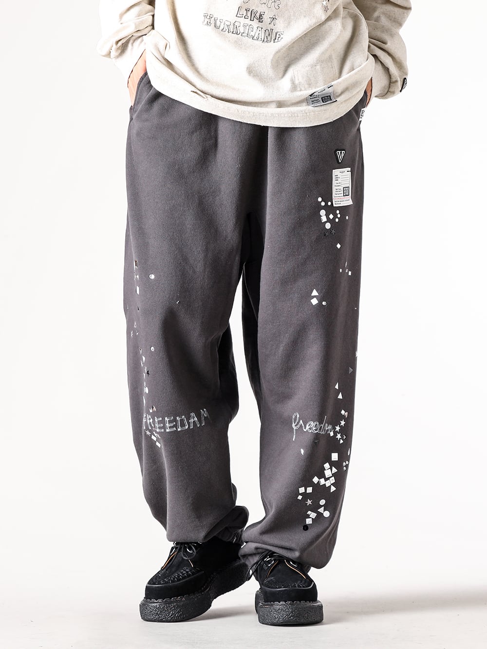 Maison MIHARA YASUHIRO - 25AW  - ポップなシール調の装飾をあしらったスウェットパンツ - J15PT724 - Embellished Distressed Pants - S14FW710 - THAMES / Suede Interlace Shoes 2-001