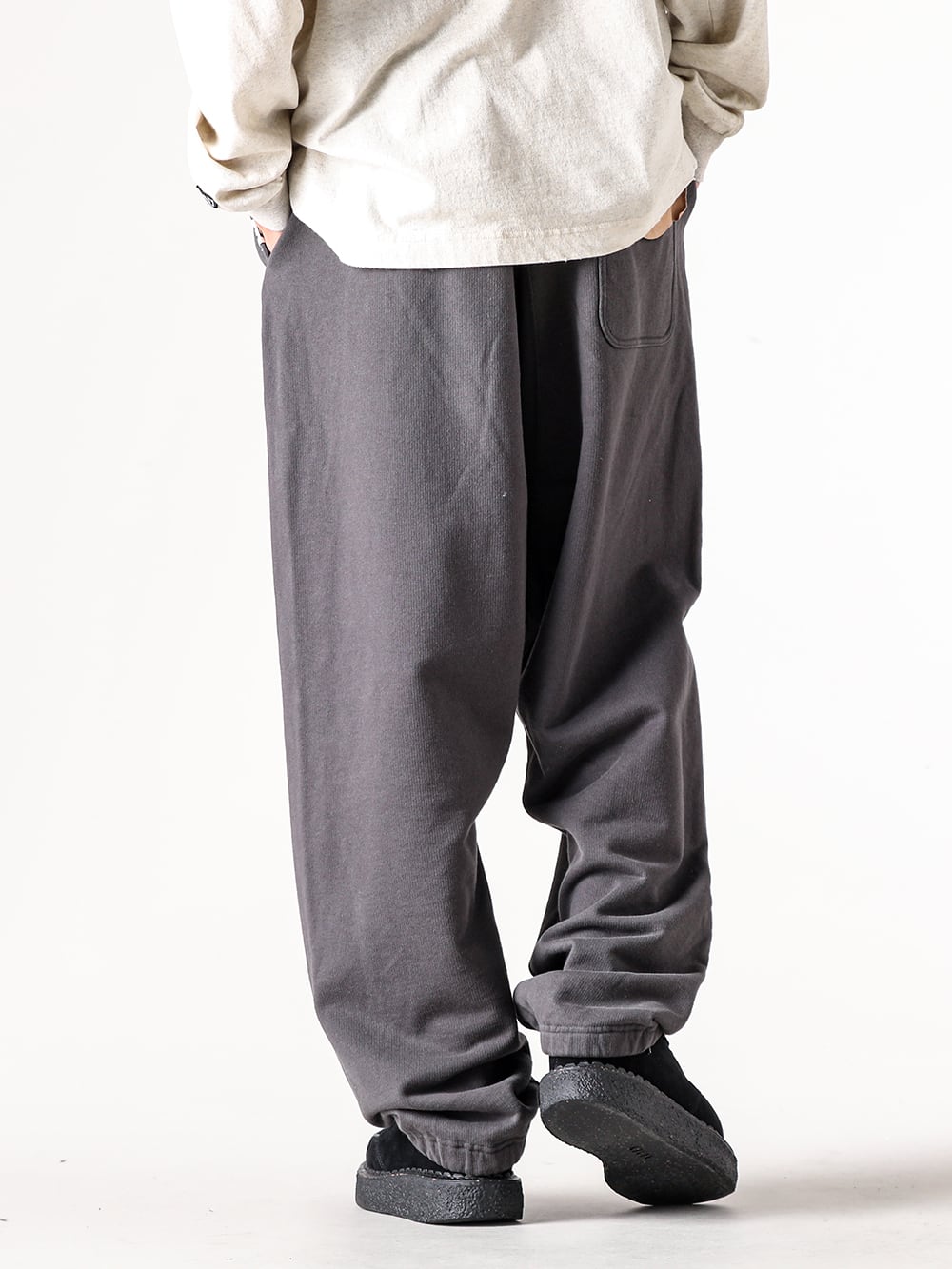 Maison MIHARA YASUHIRO - 25AW  - ポップなシール調の装飾をあしらったスウェットパンツ - J15PT724 - Embellished Distressed Pants - S14FW710 - THAMES / Suede Interlace Shoes 2-003