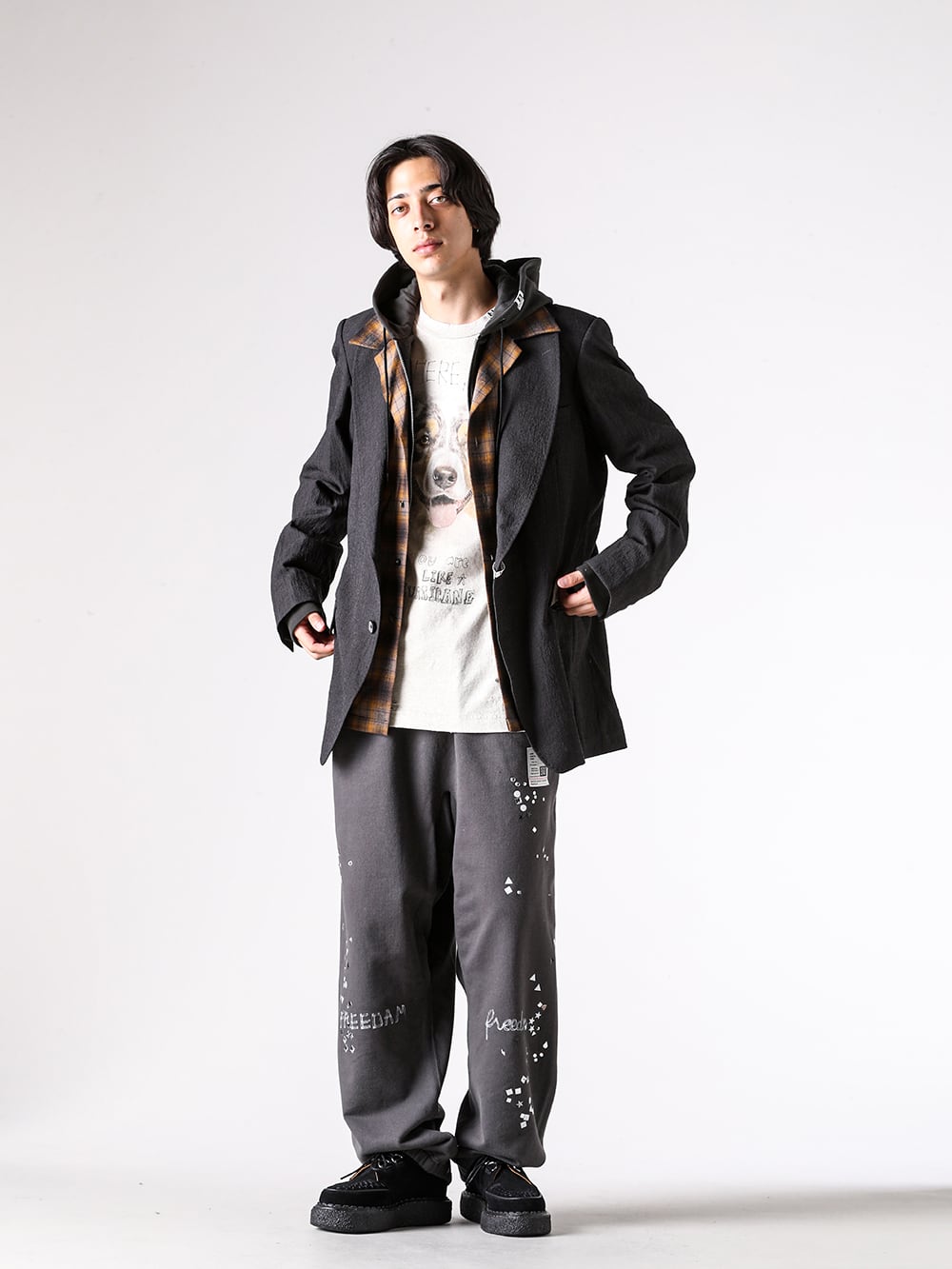 Maison MIHARA YASUHIRO - 25AW - コーディネート全体の写真一覧 - J15JK131 - Triple Layered Blazer - J15LT751 - Embellished Distressed Long Sleeves Tee - J15PT724 - Embellished Distressed Pants - S14FW710 - THAMES / Suede Interlace Shoes 3-004