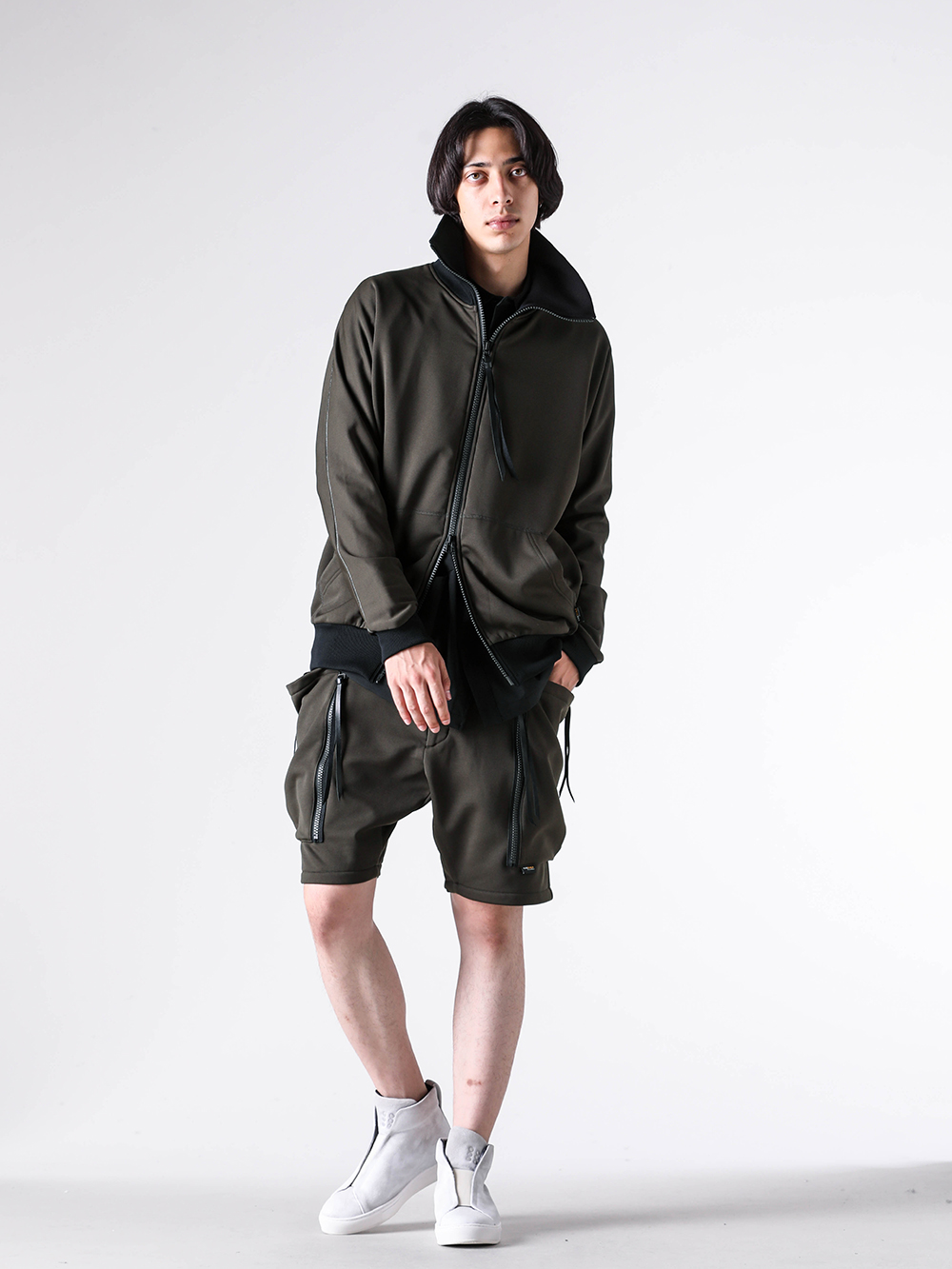 RIPVANWINKLE - 25AW - コーディネート全体の写真一覧 - RB-700 Dolman Track Jacket4 - RB-701 Anorak Jersey Shirt - RB-708 Bush Shorts - RW-718 Slip On High 3-001