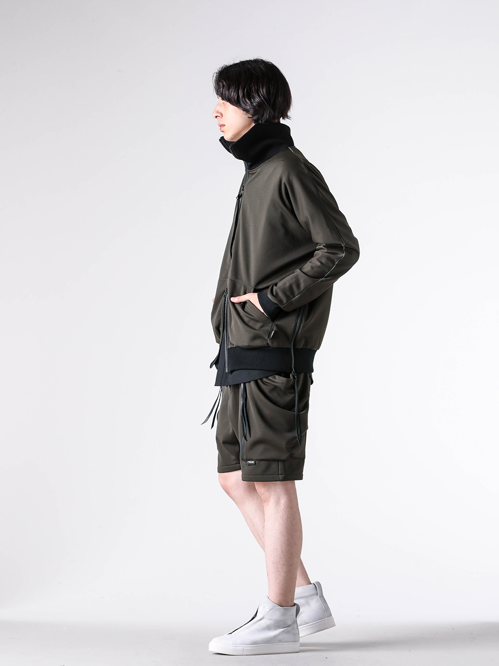 RIPVANWINKLE - 25AW - コーディネート全体の写真一覧 - RB-700 Dolman Track Jacket4 - RB-701 Anorak Jersey Shirt - RB-708 Bush Shorts - RW-718 Slip On High 3-002