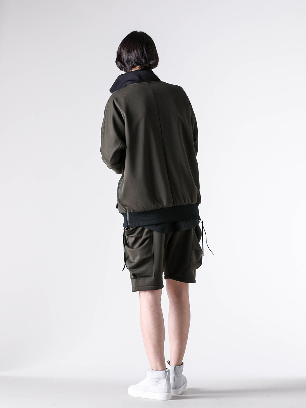 RIPVANWINKLE - 25AW - コーディネート全体の写真一覧 - RB-700 Dolman Track Jacket4 - RB-701 Anorak Jersey Shirt - RB-708 Bush Shorts - RW-718 Slip On High 3-003