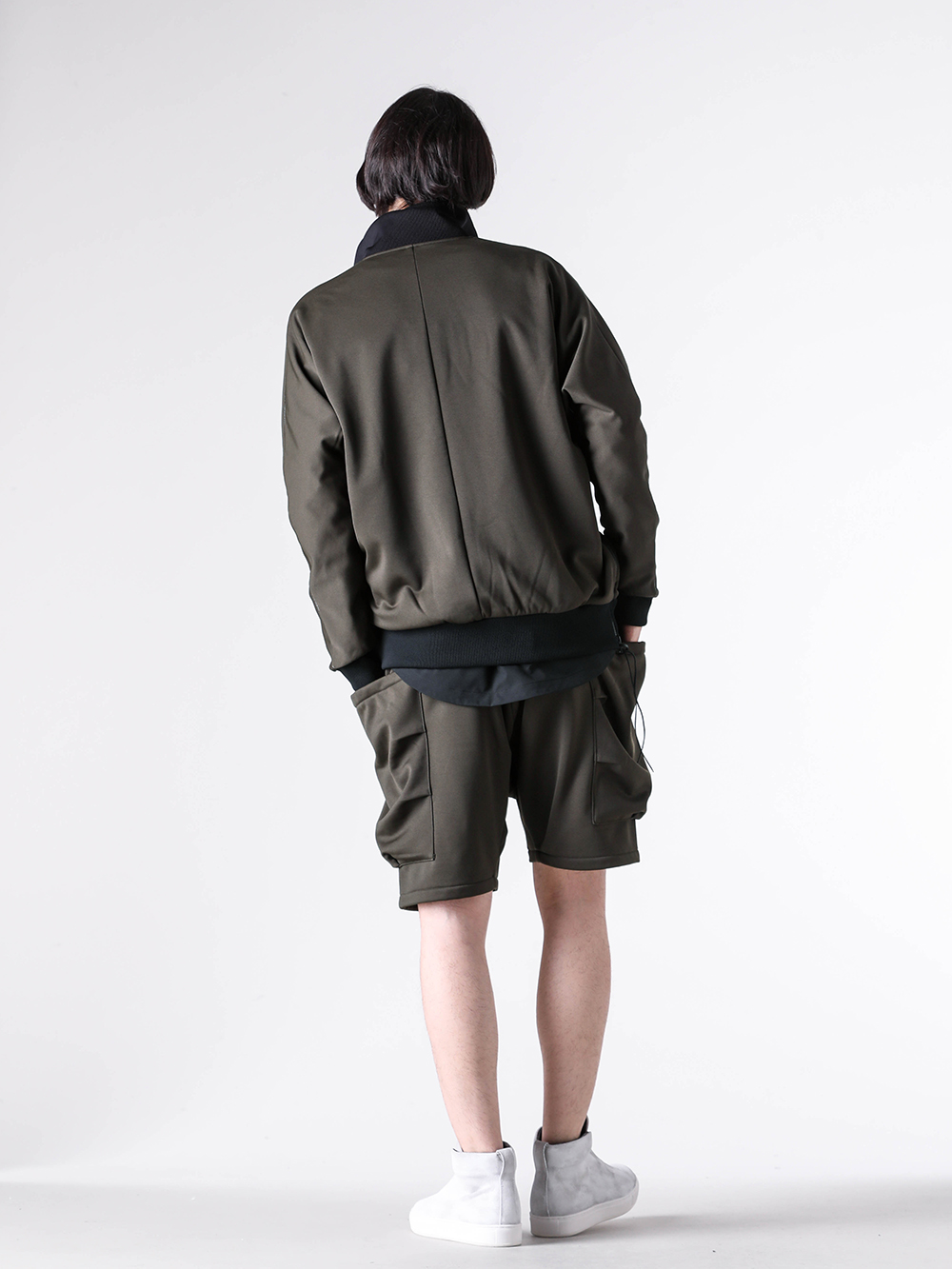 RIPVANWINKLE - 25AW - コーディネート全体の写真一覧 - RB-700 Dolman Track Jacket4 - RB-701 Anorak Jersey Shirt - RB-708 Bush Shorts - RW-718 Slip On High 3-004