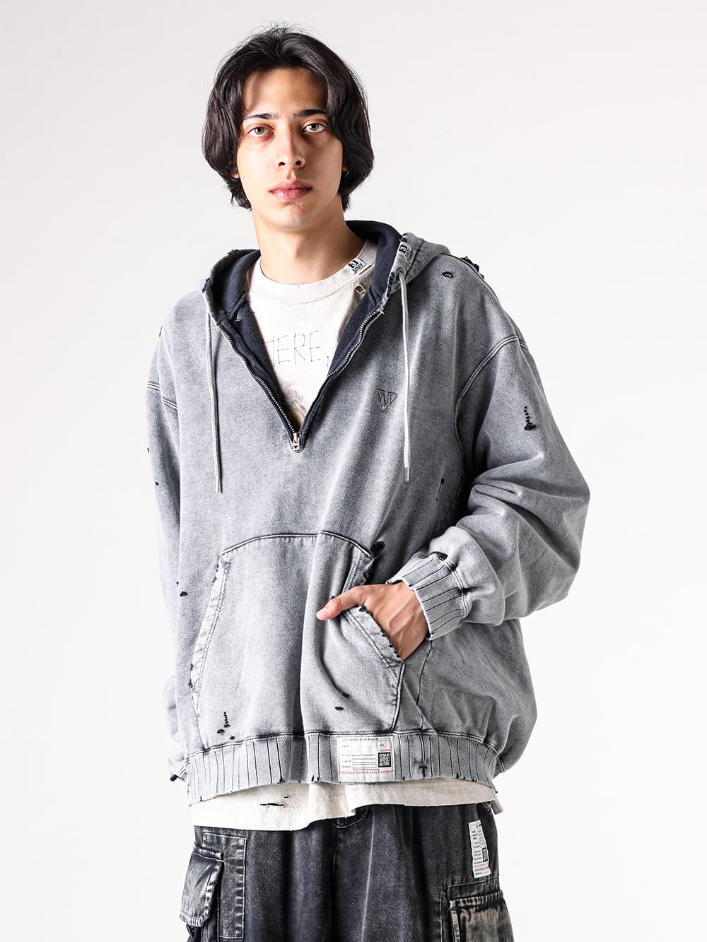 Maison MIHARA YASUHIRO - 25AW styling - Half-Zip Hoodie with Bleach Processing for an Aged Look - A15HD565 - Bleached Half Zip Hoodie - J15LT751 - Embellished Distressed Long Sleeves Tee 1-001