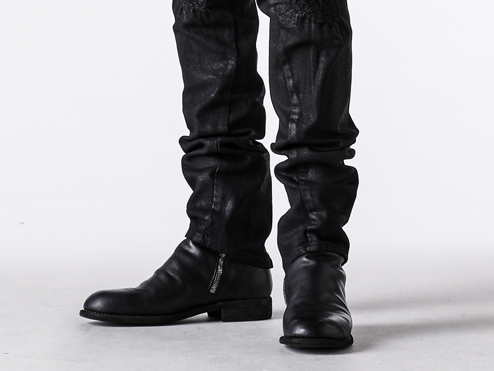 D.HYGEN - 25AW - Straight Slim Denim Crafted Through Multi-Stage Damage and Repair Processing - ST107-0325A - Product Coated Stretch Denim Damage Repair Straight Slim Pants - 698 - Side Zip Boots Single Sole 2-005