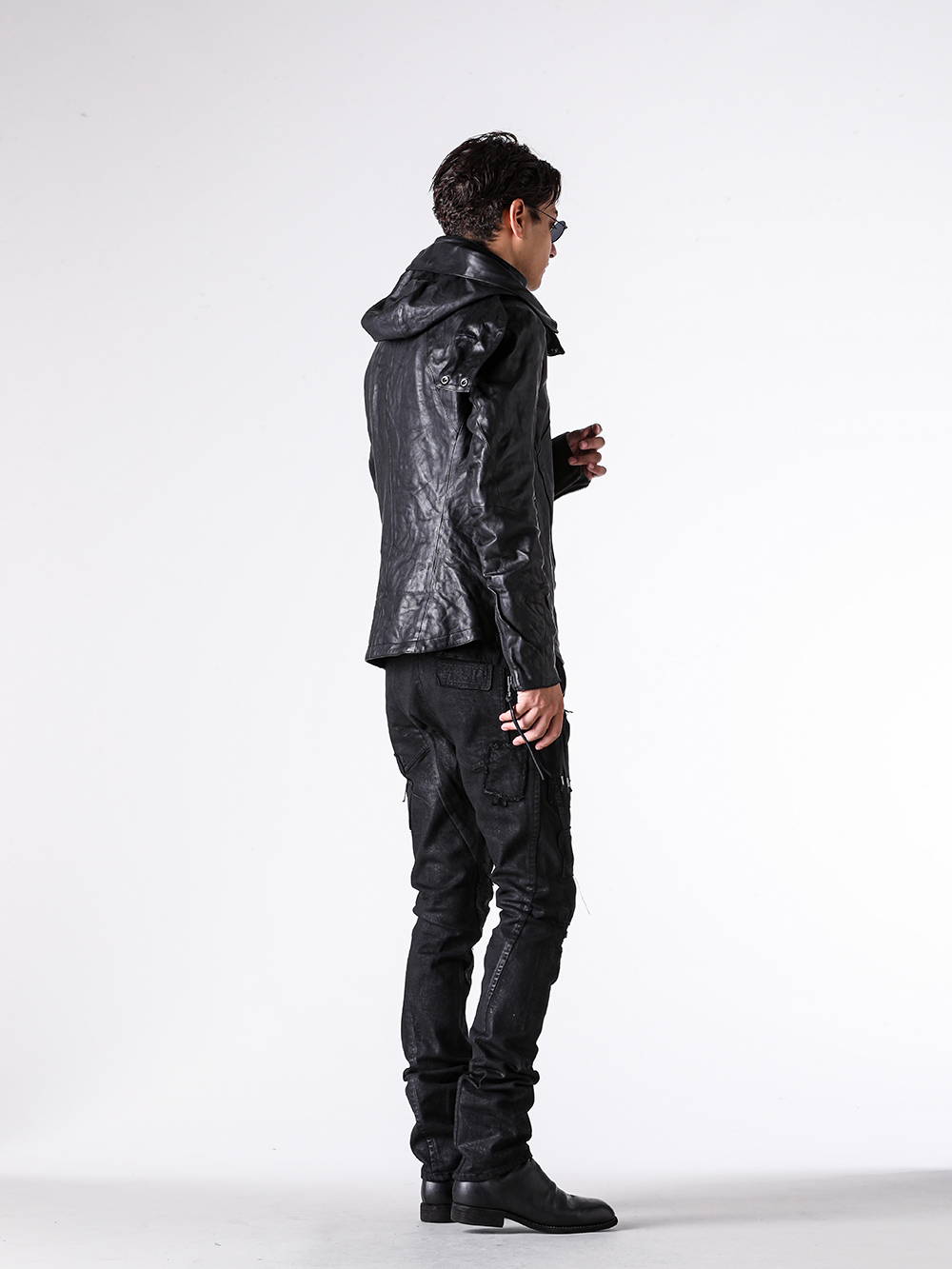 D.HYGEN - 25AW - Full Outfit Photo Gallery - ST105-0225A - Horse Leather Hood Attached Jacket - digs.ST101-1125A - Front Layered Long Sleeve T-Shirt - ST107-0325A - Product Coated Stretch Denim Damage Repair Straight Slim Pants - 698 - Side Zip Boots Single Sole - RG00UW14 - Round Frame Sunglasses 3-002