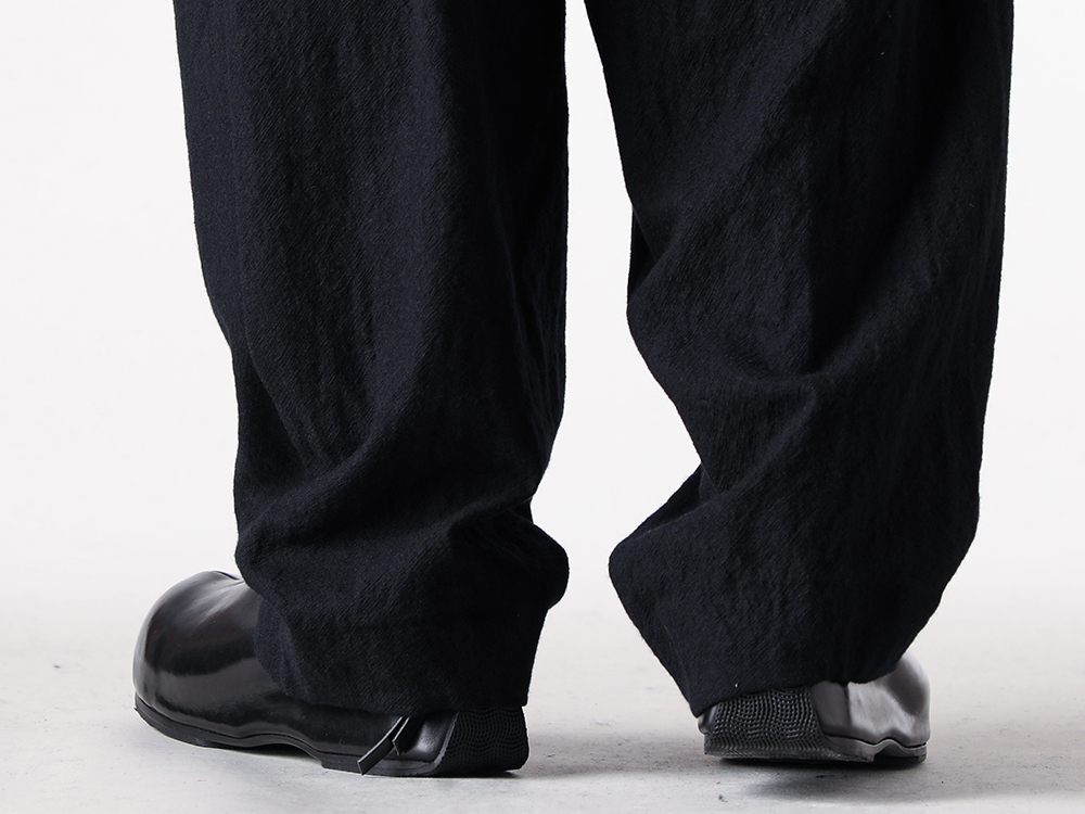 DEVOA - 25-26AW - Baggy Pants Combining Three-Dimensional Pattern and Premium Materials - Baggy Pants Virgin Wool (PTJ-GFKB) - KIDS LOVE GAITE Collaboration In Heel Boots (VI-KLG-001-09) 2-007