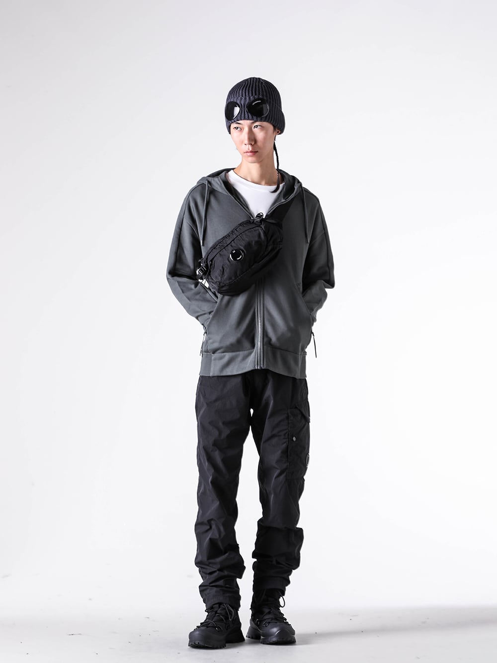 C.P. COMPANY 25-26AW スウェットフーディ テックスタイリング -FASCINATE