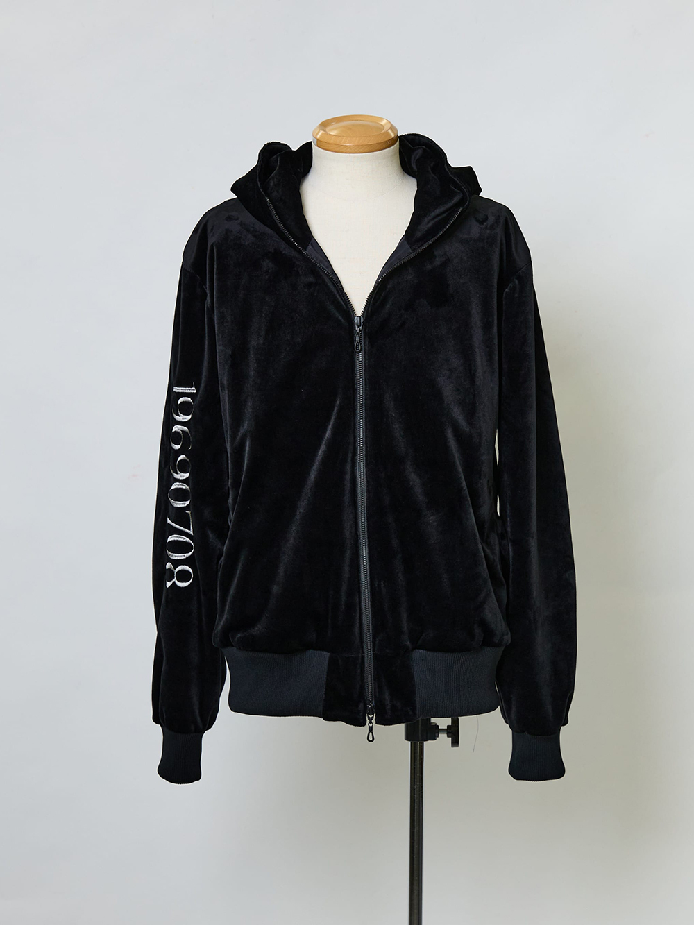THE ONENESS 2025 Winter/Spring Collection Look  1-007