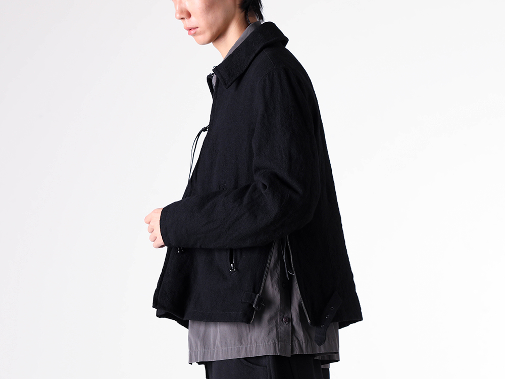 The Viridi-anne(ザ ヴィリディアン) - 25-26AW - アジャスターベルトでシルエットを変えれるジップアップブルゾン - Embroidered Wool Twill Zip-Up Blouson (VI-3897-06) - Down Proof Ball Wash Shirt (VI-3913-02) 1-006