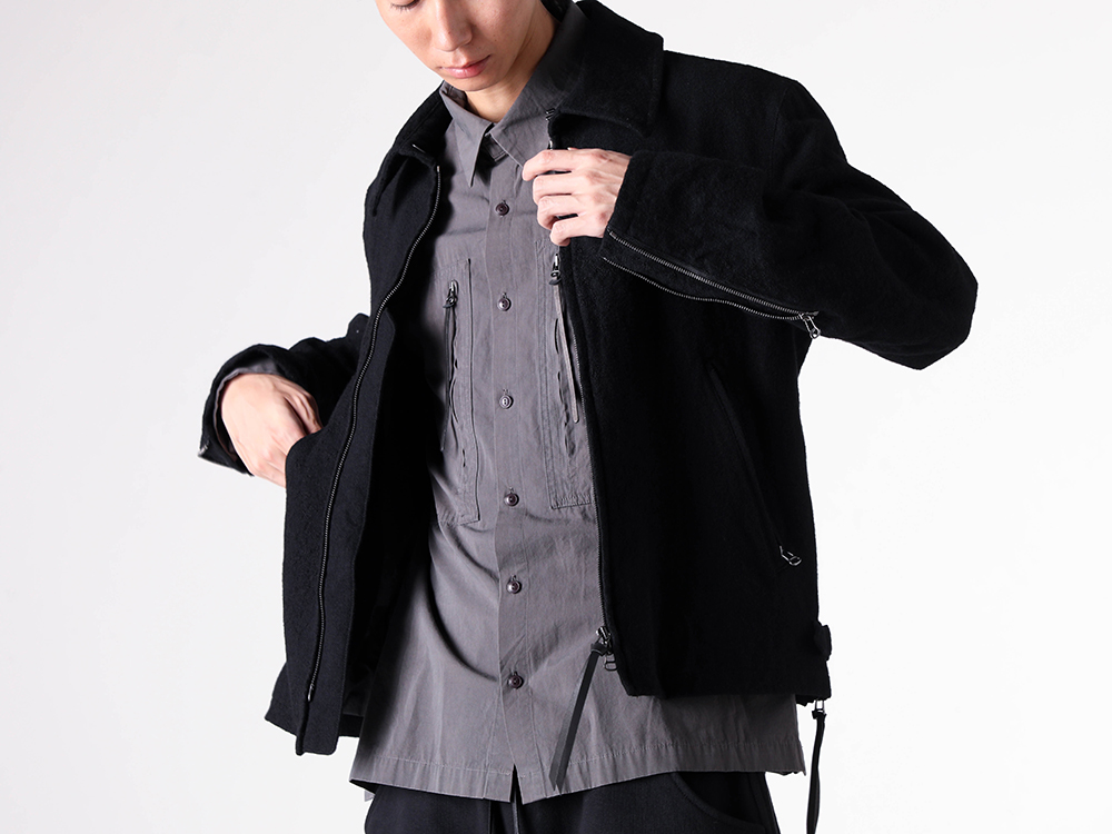 The Viridi-anne(ザ ヴィリディアン) - 25-26AW - アジャスターベルトでシルエットを変えれるジップアップブルゾン - Embroidered Wool Twill Zip-Up Blouson (VI-3897-06) - Down Proof Ball Wash Shirt (VI-3913-02) 1-009