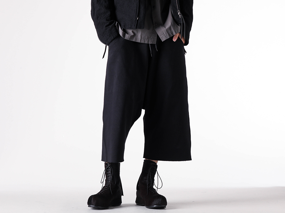The Viridi-anne(ザ ヴィリディアン) - 25-26AW  - ドロップクロッチデザインが特徴のショートパンツ - Heavyweight Sweat Drop Crotch Shorts (VI-3925-04) - KIDS LOVE GAITE Collaboration In Heel Boots (VI-KLG-002-09) 2-001
