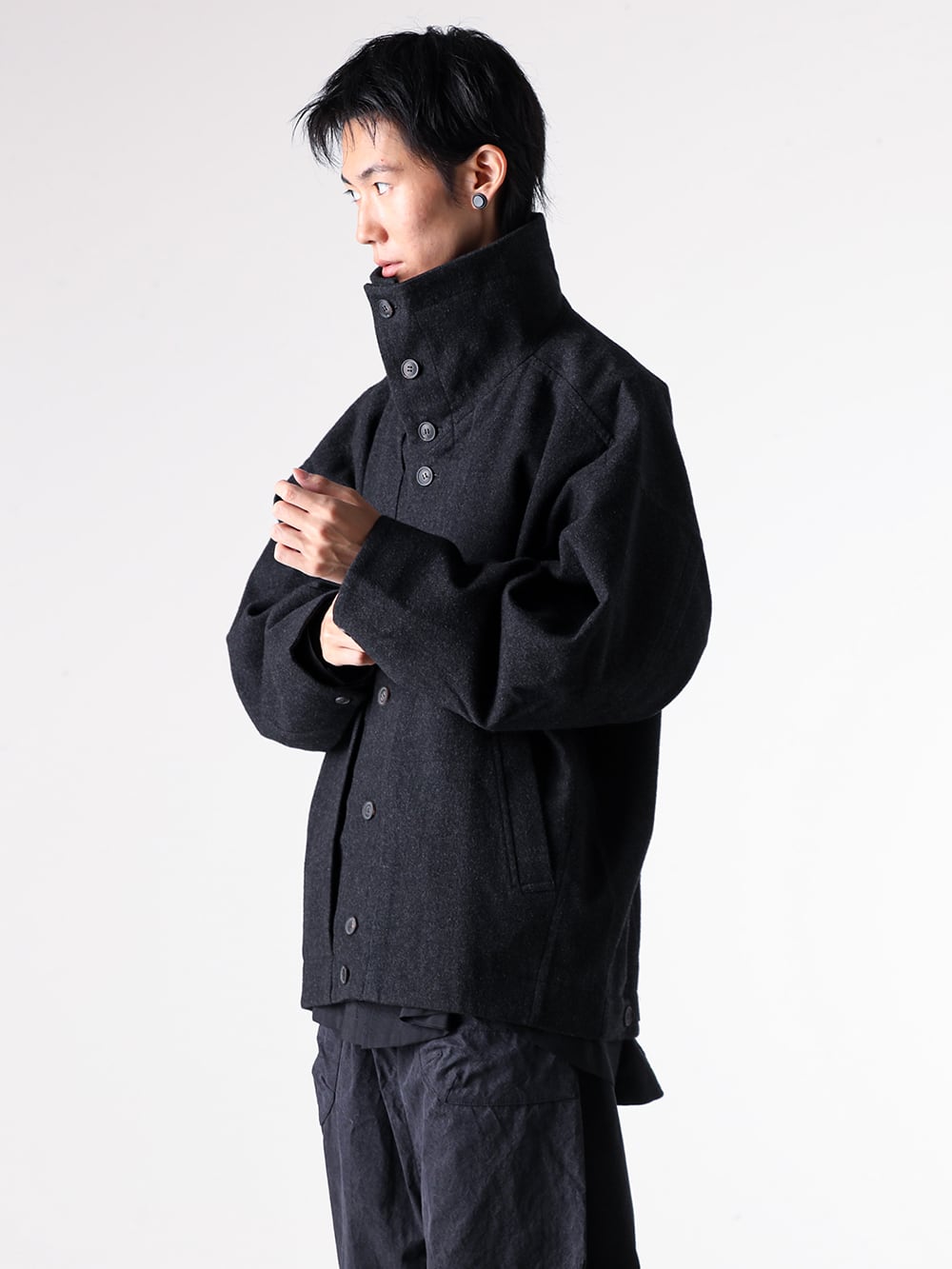 JAN-JAN VAN ESSCHE - 25AW スタイリング - 上半身 - JACKET#61 - JACKET WITH HIGH STANDING COLLAR （Jet Black） 1-002