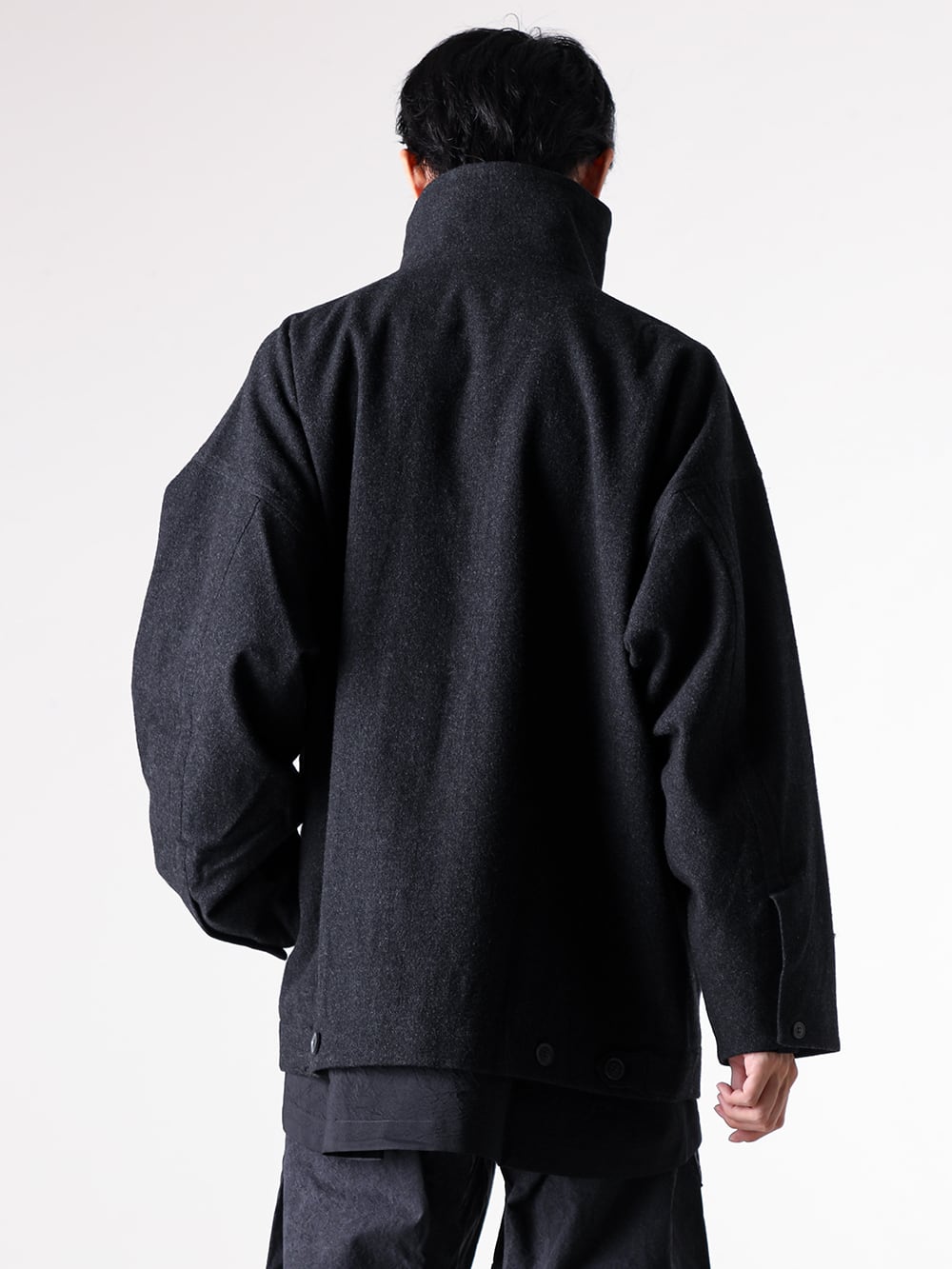 JAN-JAN VAN ESSCHE - 25AW スタイリング - 上半身 - JACKET#61 - JACKET WITH HIGH STANDING COLLAR （Jet Black） 1-003