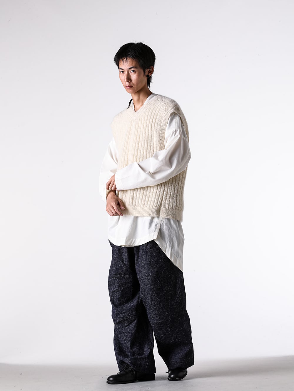 O project - 25AW - Heading 3 - KNIT#72 - SLEEVELESS V-NECK KNIT - TUNIC#42 - KIMONO COLLAR LOOSE FIT TUNIC - O20TR3 - DENIM UTILITY TROUSER - 992X - Classic Derby Shoes Laced Up Single Sole Wide Model 3-001