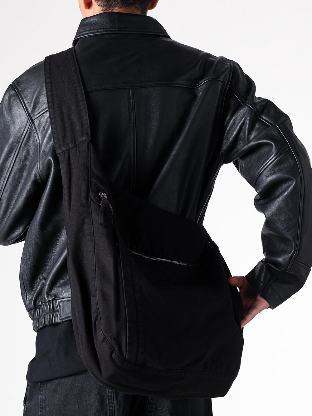 NO MAINTENANCE - 25AW styling - A Leather Jacket Updating the Flight Jacket for Today - NM-0116-WB - WASHED CANVAS SLING BAG 1-005