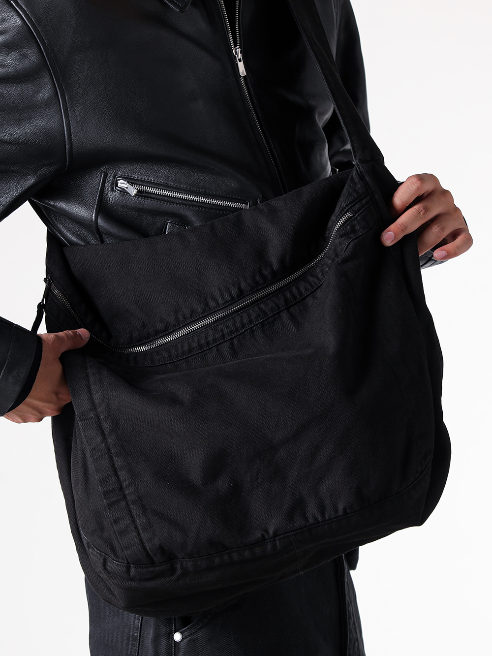 NO MAINTENANCE - 25AW styling - A Leather Jacket Updating the Flight Jacket for Today - NM-0116-WB - WASHED CANVAS SLING BAG 1-006
