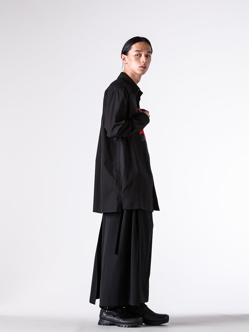 Y's for men - 25AW - Full Outfit Photo Gallery - ML-B18-857 - Black Dahlia Print BIG Blouse - HM-P07-100 - wraparound pants - HL-E27-772 - LACE UP SIDE ZIP boots 3-002