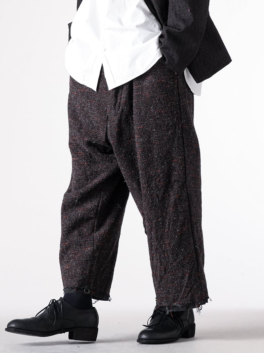 KLASICA - 25AW  - セットアップでより深みを増すワイドパンツ - 品番+商品名2-1 - 25F-TRS-A06 - Bias Tuck Strings Tapered TRS - 792X - Derby Shoes Double Sole 2-001