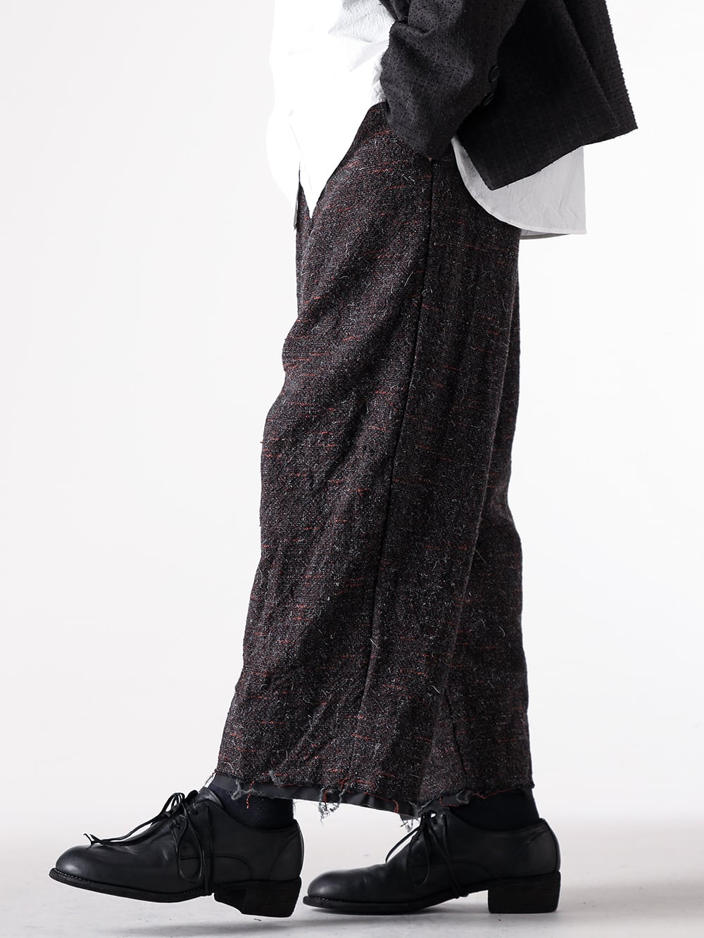 KLASICA - 25AW  - セットアップでより深みを増すワイドパンツ - 品番+商品名2-1 - 25F-TRS-A06 - Bias Tuck Strings Tapered TRS - 792X - Derby Shoes Double Sole 2-002