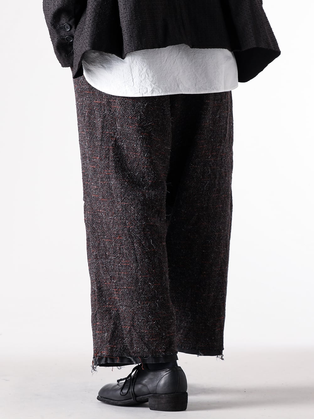 KLASICA - 25AW  - セットアップでより深みを増すワイドパンツ - 品番+商品名2-1 - 25F-TRS-A06 - Bias Tuck Strings Tapered TRS - 792X - Derby Shoes Double Sole 2-003