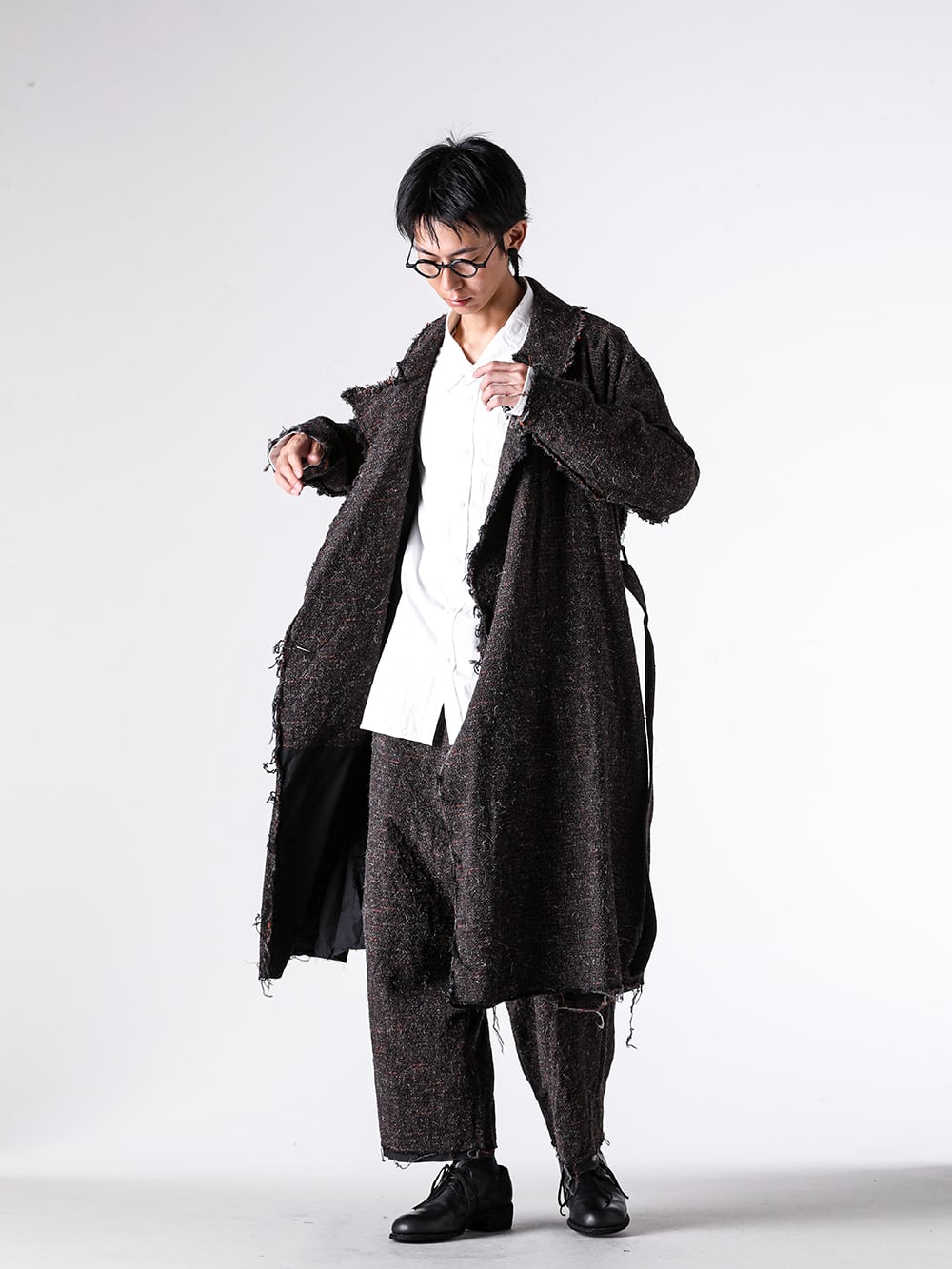 KLASICA - 25AW - Full Outfit Photo Gallery - 25F-GCT-A01 - Cut off Hem Belted Gown Coat - 25F-SH49-G40 - Plain Looks Unbalance Shirts - 25F-TRS-A06 - Bias Tuck Strings Tapered TRS - 792X - Derby Shoes Double Sole 3-005