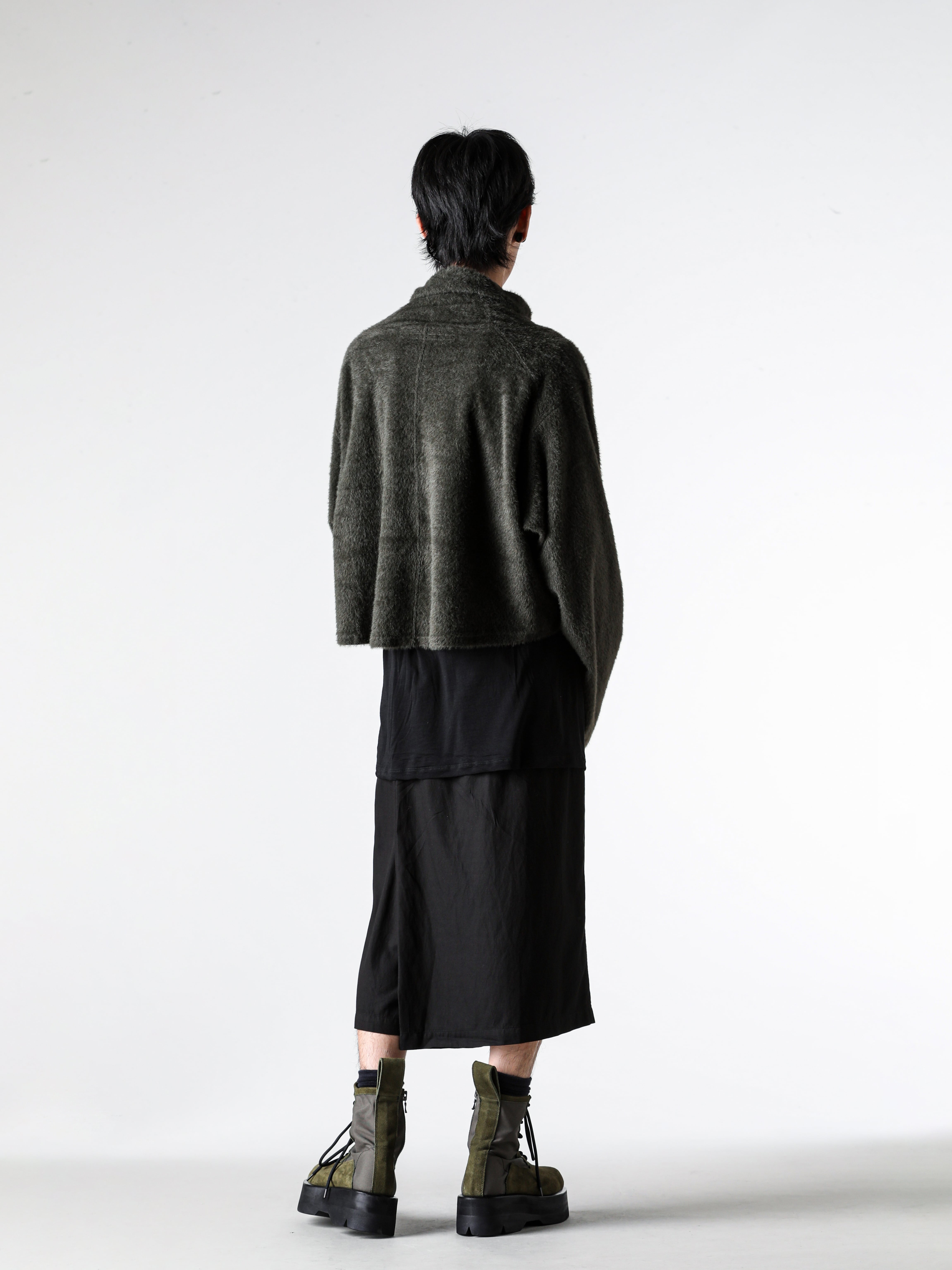 JULIUS - 25AW - Full outfit - 917KNM5 - MINK MOLE INLAY KNIT SWEATER - 917CPM6 - CUPRO/COTTON JERSEY T-SHIRT - 917PAM19 - RAYON/COTTON CLOTH PANTS - 907FWM1-S - COW VELOR BOOTS 3-003