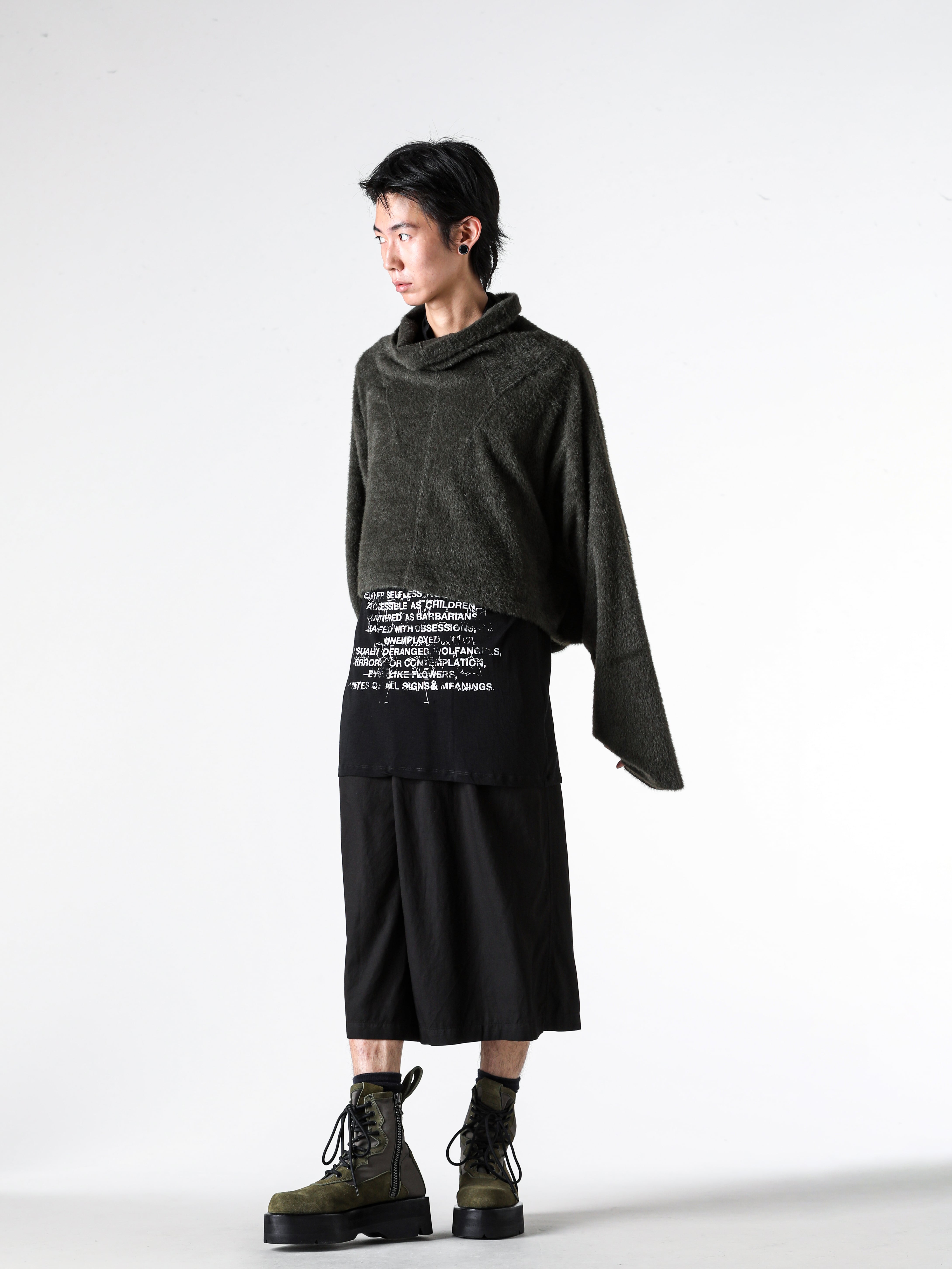 JULIUS - 25AW - Full outfit - 917KNM5 - MINK MOLE INLAY KNIT SWEATER - 917CPM6 - CUPRO/COTTON JERSEY T-SHIRT - 917PAM19 - RAYON/COTTON CLOTH PANTS - 907FWM1-S - COW VELOR BOOTS 3-004