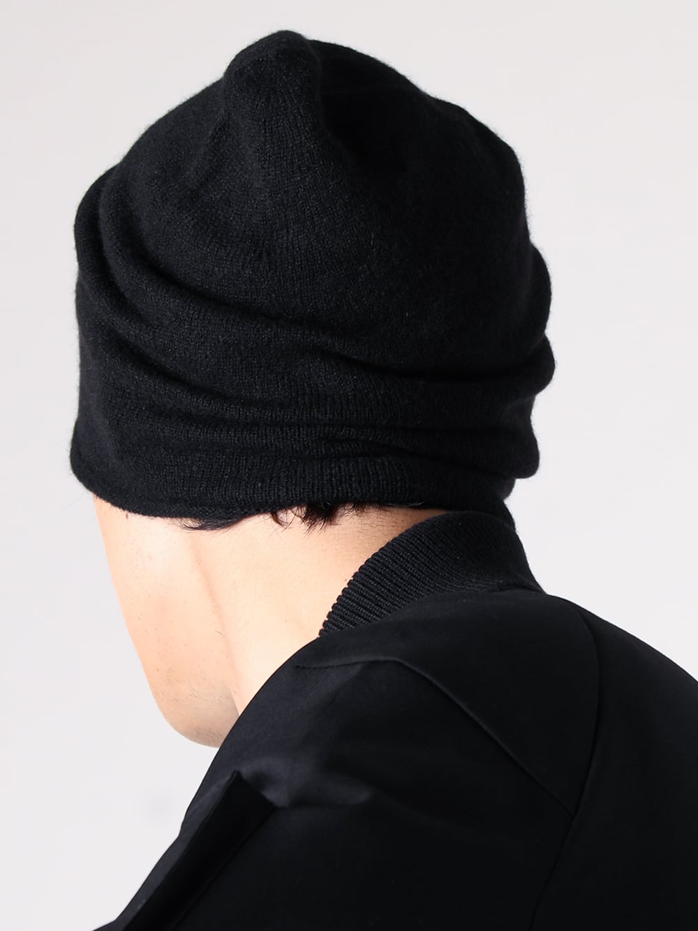 CROMAGNON - 25AW スタイリング - 従来のMA-1を現代的デザインに落とし込んだボンバージャケット - CJ-LSRGB - MA-1 Jacket Wool Gabardine - KTS-MCK3 - Knit Long Sleeve Merino Wool / Cotton - CK-CKT1 - Knit Cap Pure Cashmere 1-006