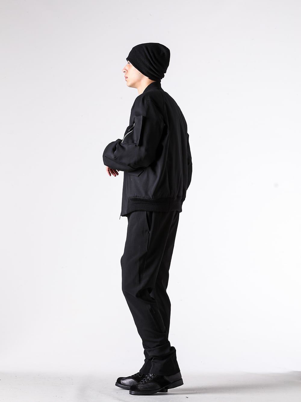 CROMAGNON - 25AW - コーディネート全体の写真一覧 - CJ-LSRGB - MA-1 Jacket Wool Gabardine - KTS-MCK3 - Knit Long Sleeve Merino Wool / Cotton - PTJ-SPWS - Slim Pants Shrink-proof Wool - FW-ASPBB - ASP × DEVOA Hand Made BootsASP × DEVOA Hand Made Boots - CK-CKT1 - Knit Cap Pure Cashmere 3-002