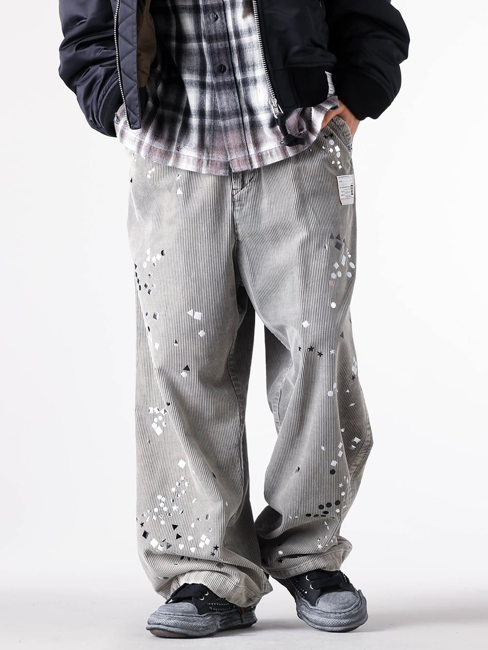 Maison MIHARA YASUHIRO - 25AW  - Wide Trousers Expressing a Vintage Look Through Bleaching - A15PT034 - Embellished Corduroy Trousers - A15FW721 - PETERSON 23 /Original Sole Studded Paint Canvas Low-Top Sneaker 2-001