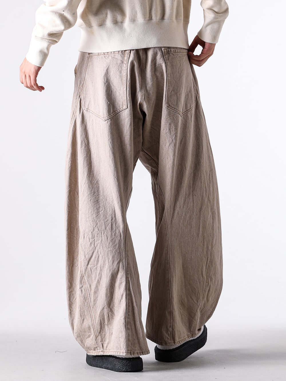 KHOKI - 25AW - Denim pants featuring distinct 3D structure through advanced cutting - 25fw-p-12 - 3D cutting denim pants - S14FW710 - THAMES / Suede Interlace Shoes 2-003