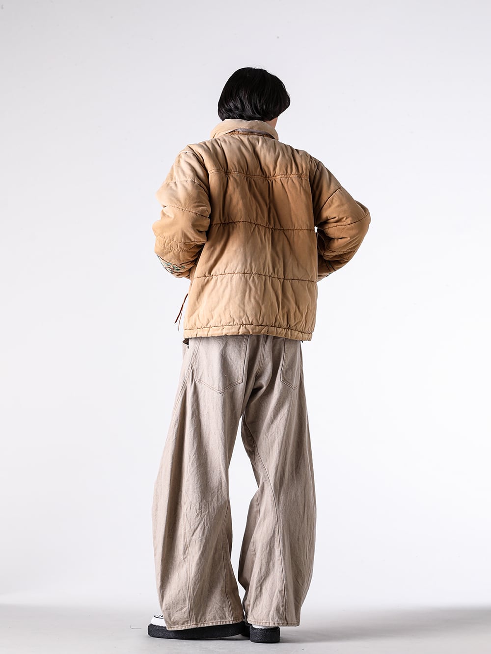 KHOKI - 25AW - Full Outfit Photo Gallery - 25fw-jk-07 - Vintage-effect puffer jacket - 25fw-t-03 - Vintage-effect sweat cardigan - 25fw-p-12 - 3D cutting denim pants - G15CA104 - CA4LA × KAMIYA K-Wing Distressed Cap - S14FW710 - THAMES / Suede Interlace Shoes 3-003