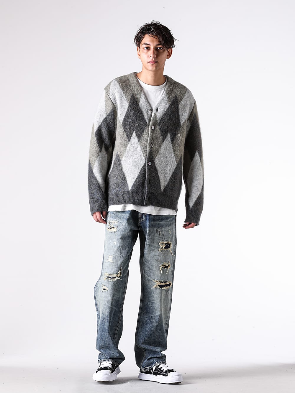 TAKAHIROMIYASHITATheSoloist. - AW2025 Styling example for the kurt.cardigan: Grunge style with distressed denim