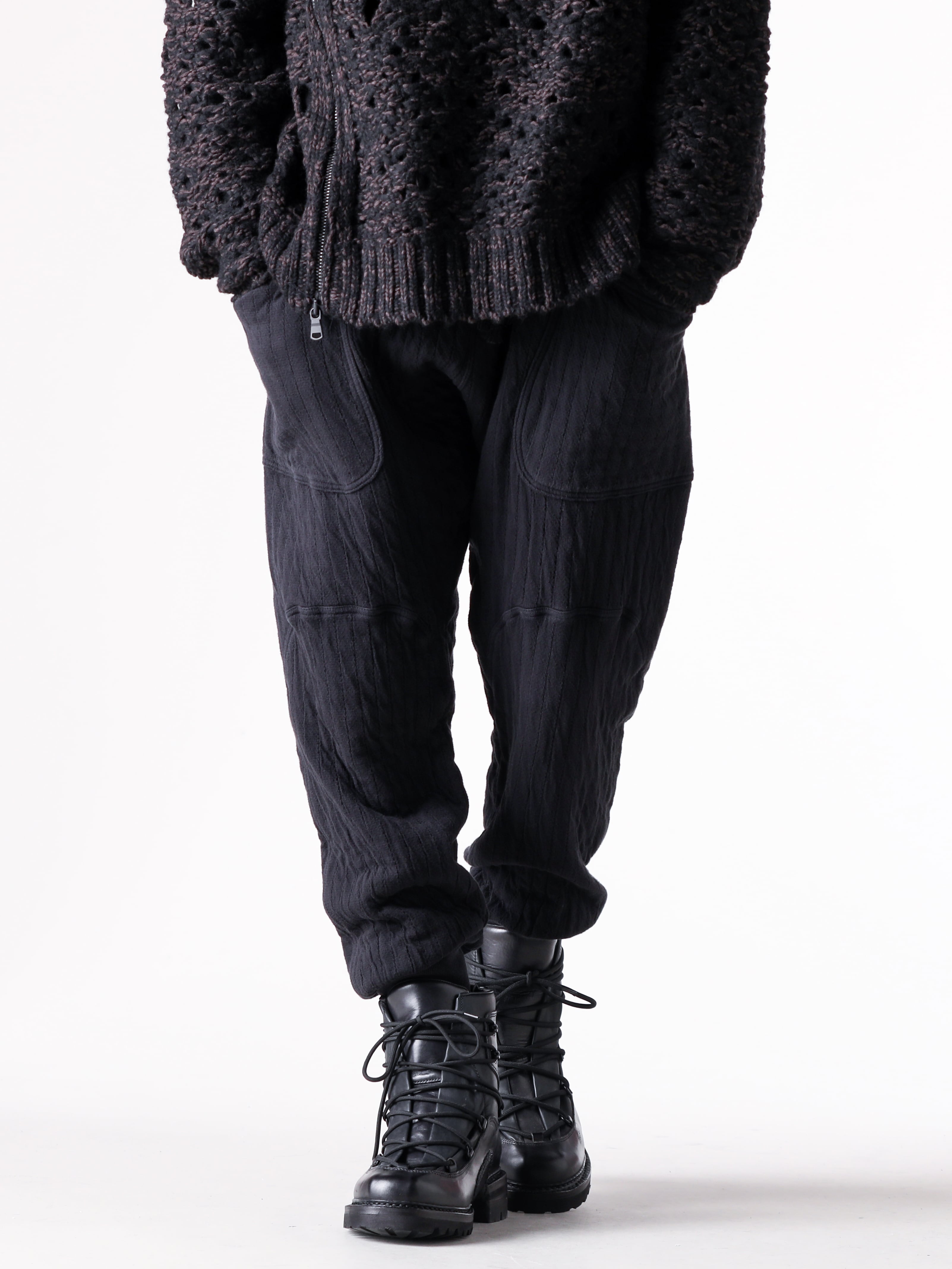 The Viridi-anne 25AW ハイネックニット オールブラックコーディネート