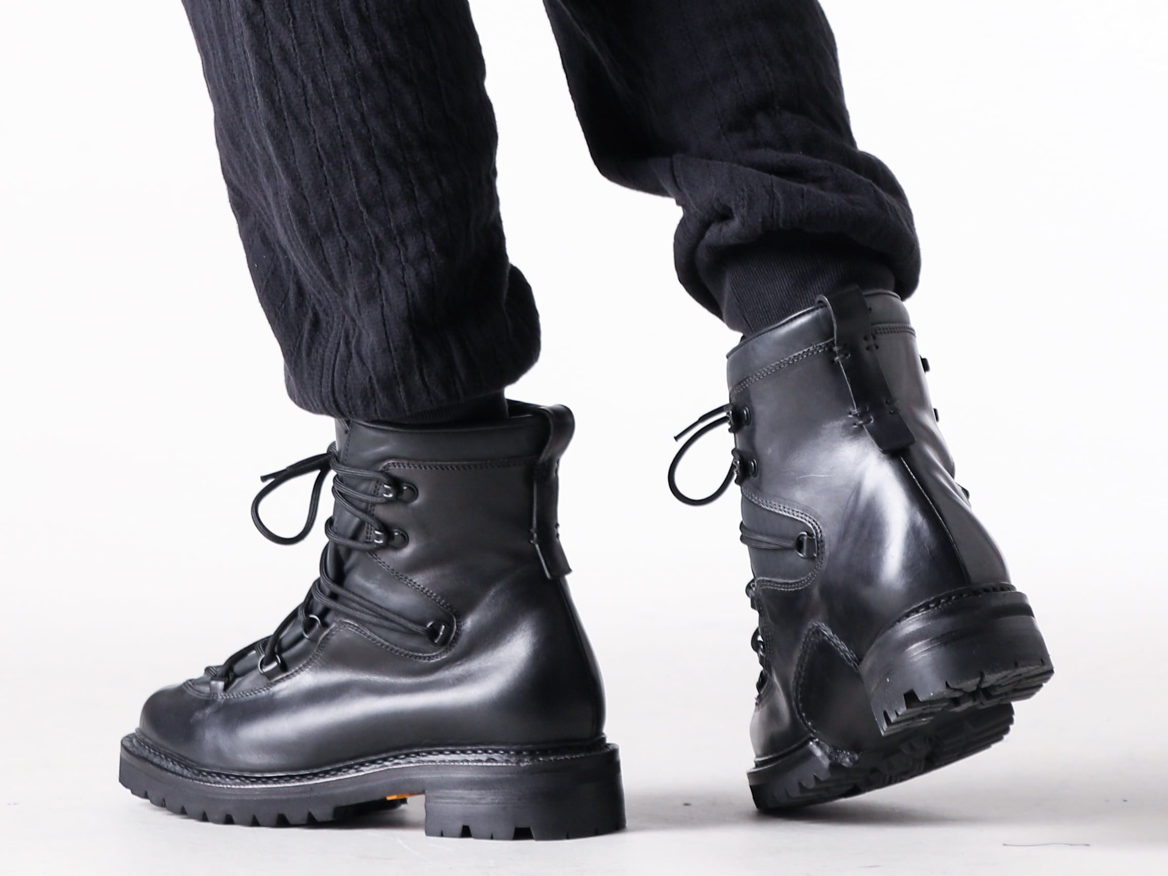 The Viridi-anne 25AW ハイネックニット オールブラックコーディネート