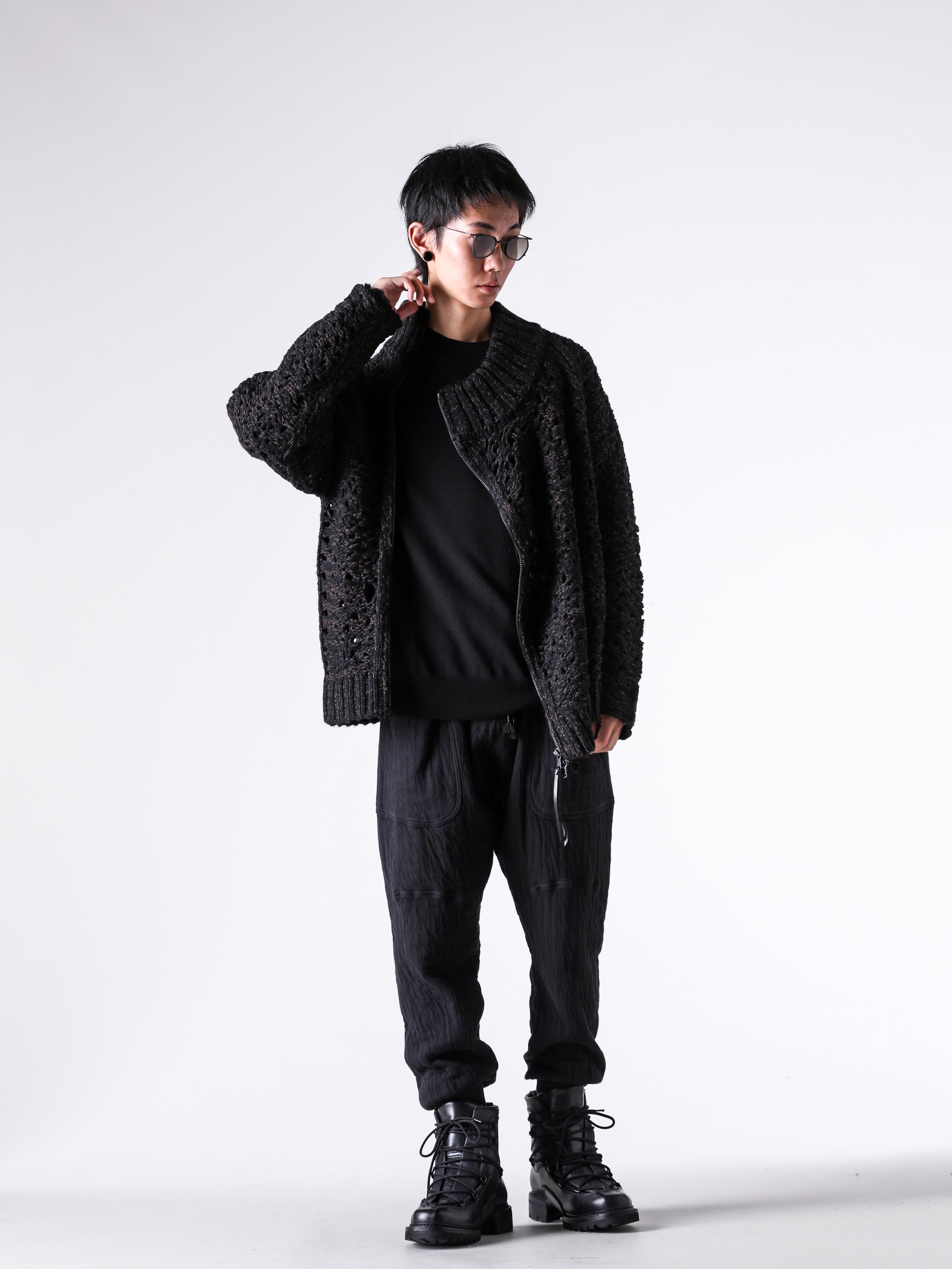 The Viridi-anne 25AW ハイネックニット オールブラックコーディネート