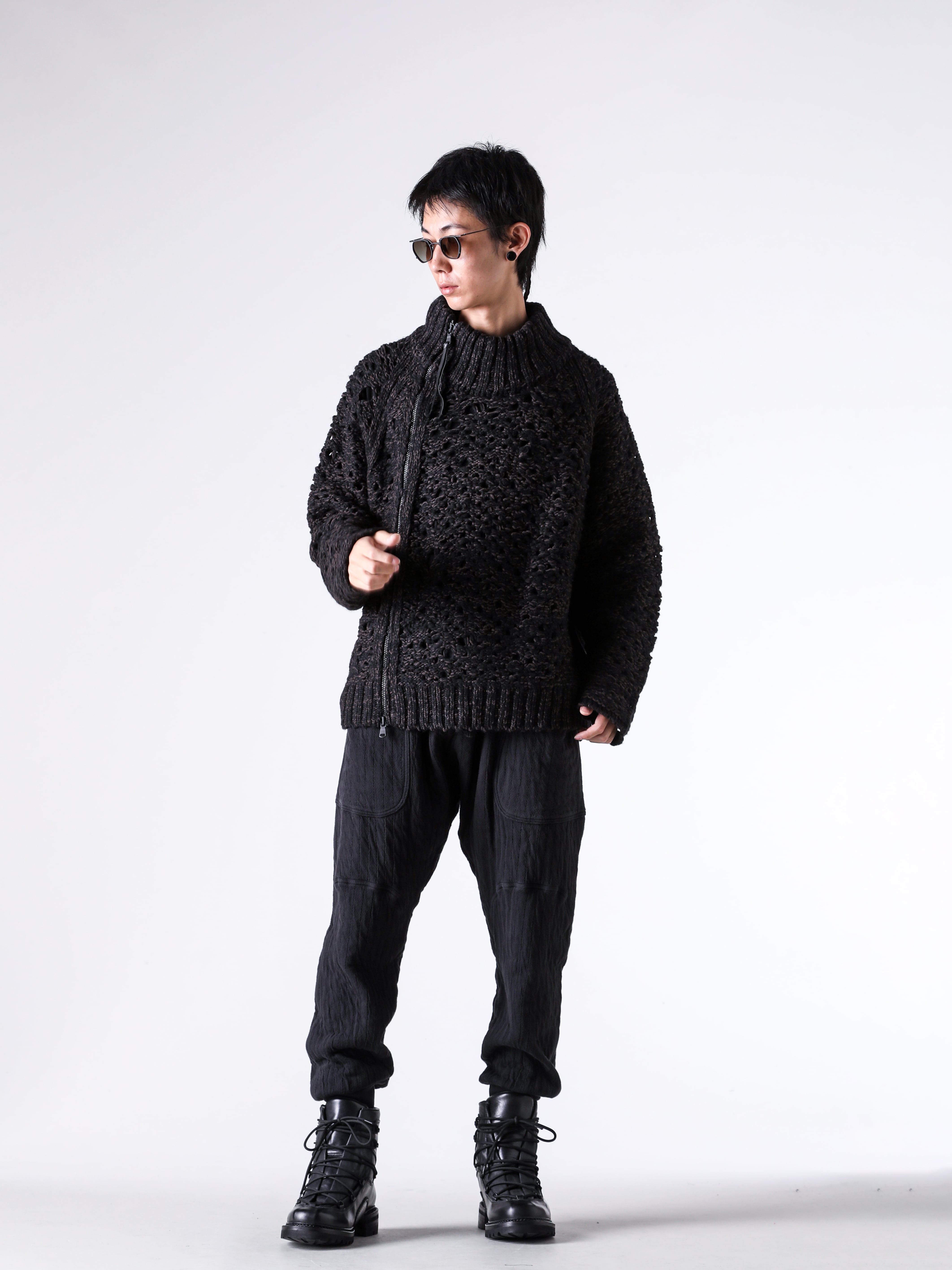 The Viridi-anne 25AW ハイネックニット オールブラックコーディネート