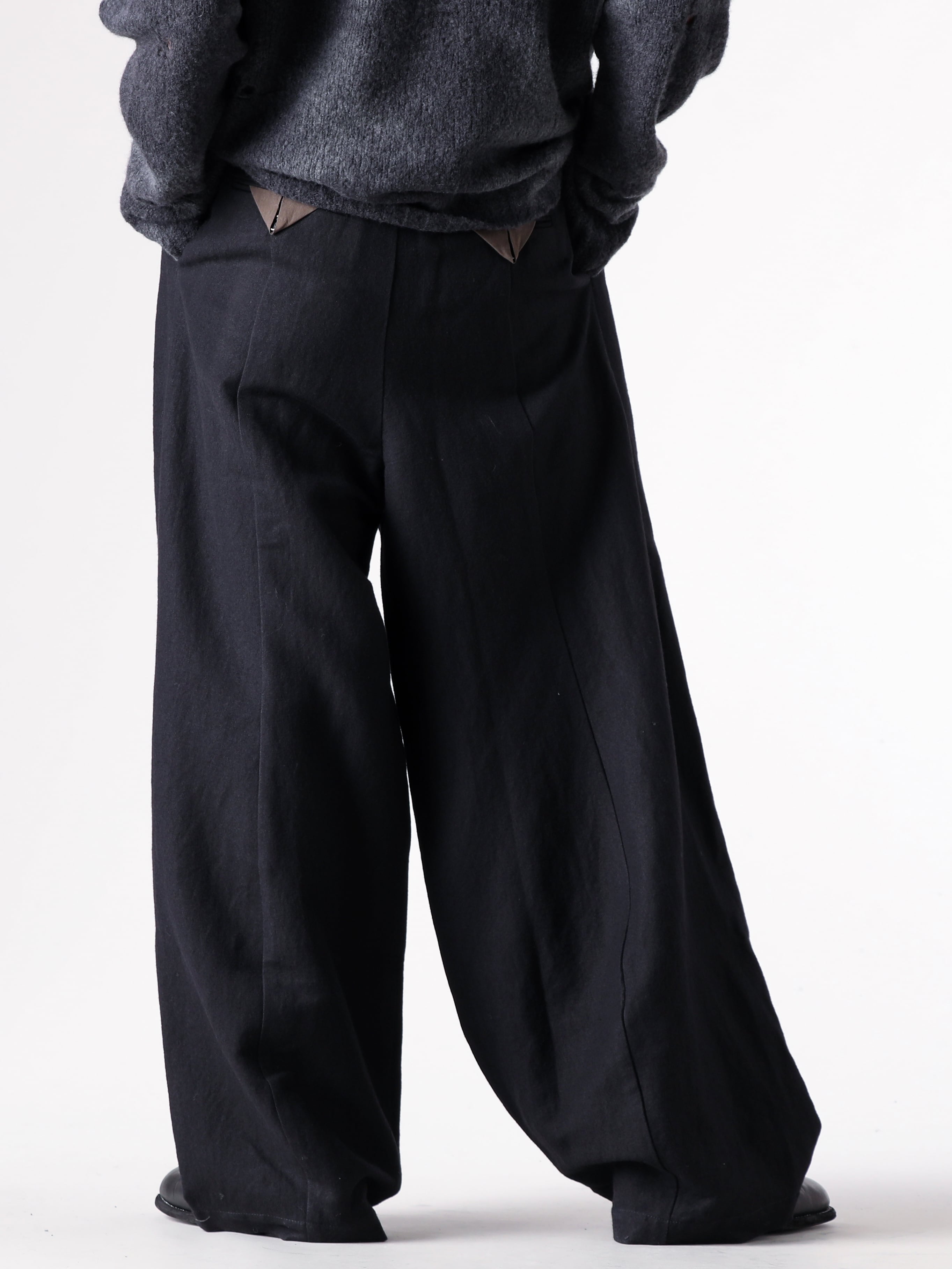 UMA WANG - 25AW  - Lower - W5/M/UM3502 - PAW PANTS - W5/M/UB00B2 - WOVEN LEATHER BELT - 698 - Side Zip Boots Single Sole 2-003